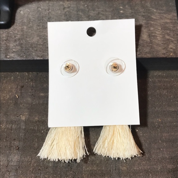 Vintage Crystal White Fringed Drop Earring - Picture 3 of 3